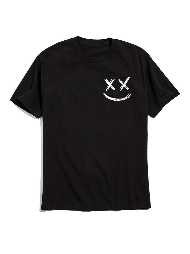 T-shirt un vêtement charmant mais décontracté pour les journées ensoleillées