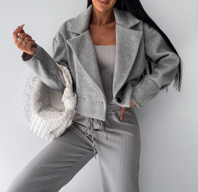 Veste Courte en Laine à Boutons pour Femmes