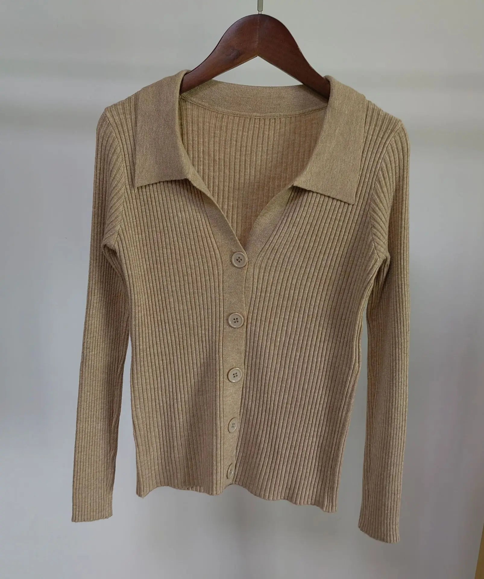 Cardigan Slim à Col V avec Boutons