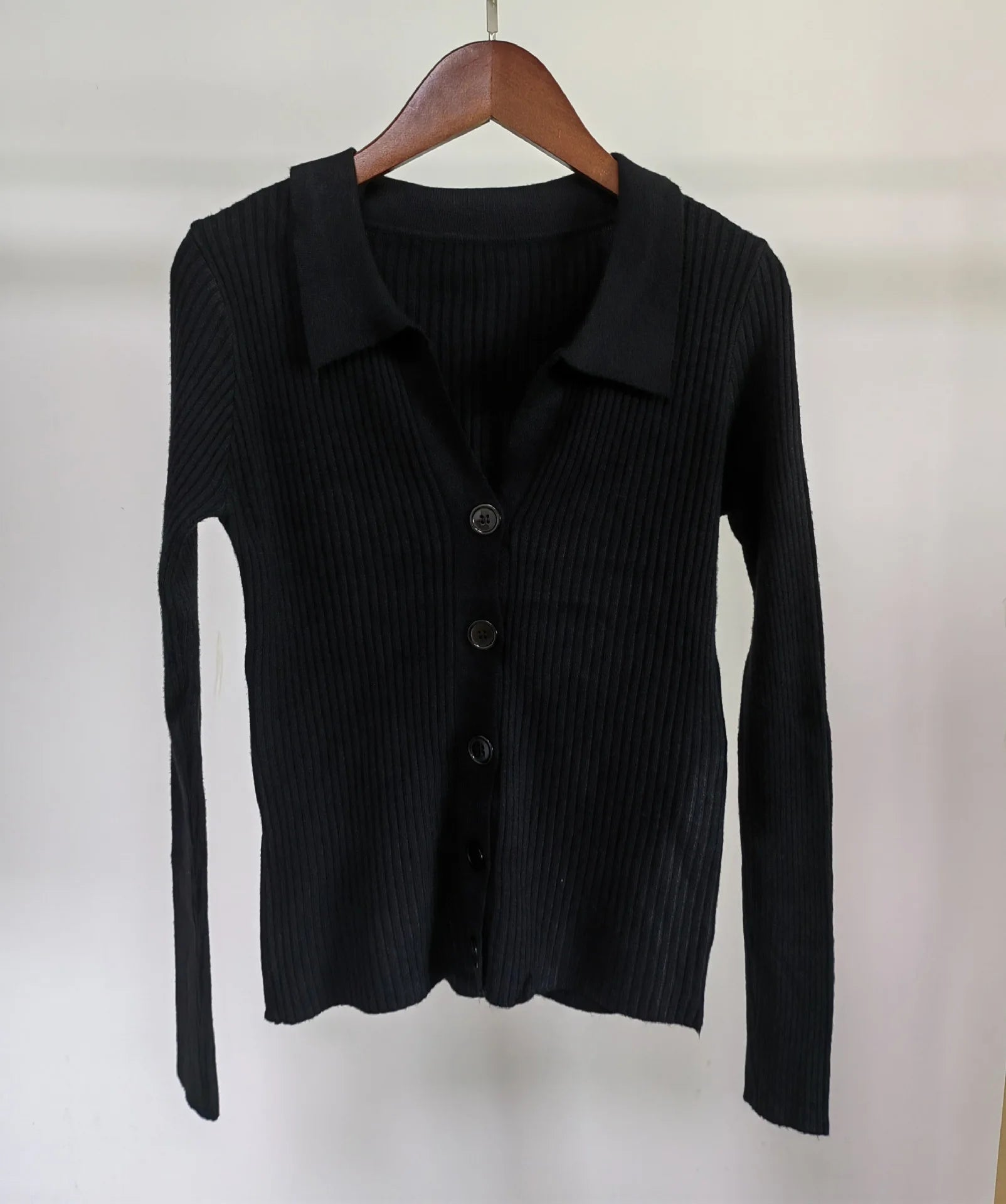 Cardigan Slim à Col V avec Boutons