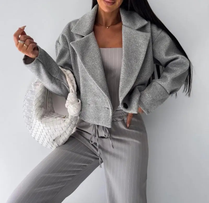 Veste Courte en Laine à Boutons pour Femmes