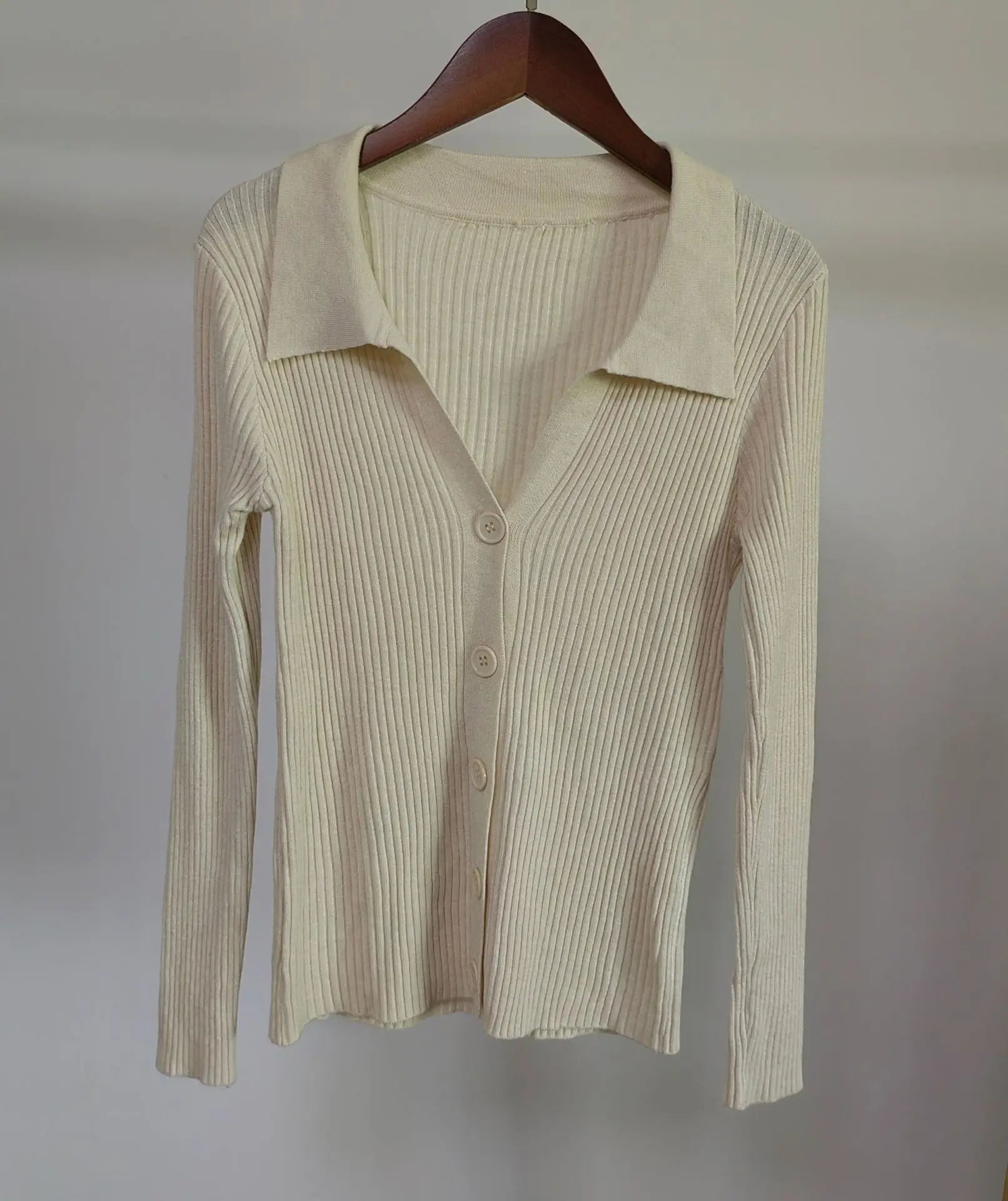 Cardigan Slim à Col V avec Boutons