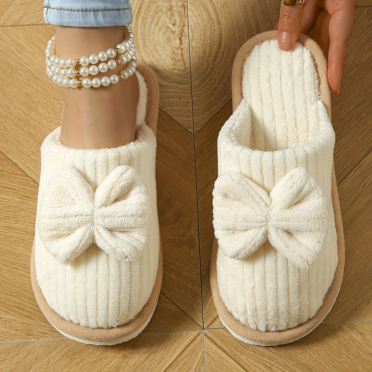 Chaussons pelucheux pour femmes avec nœud papillon et semelle souple