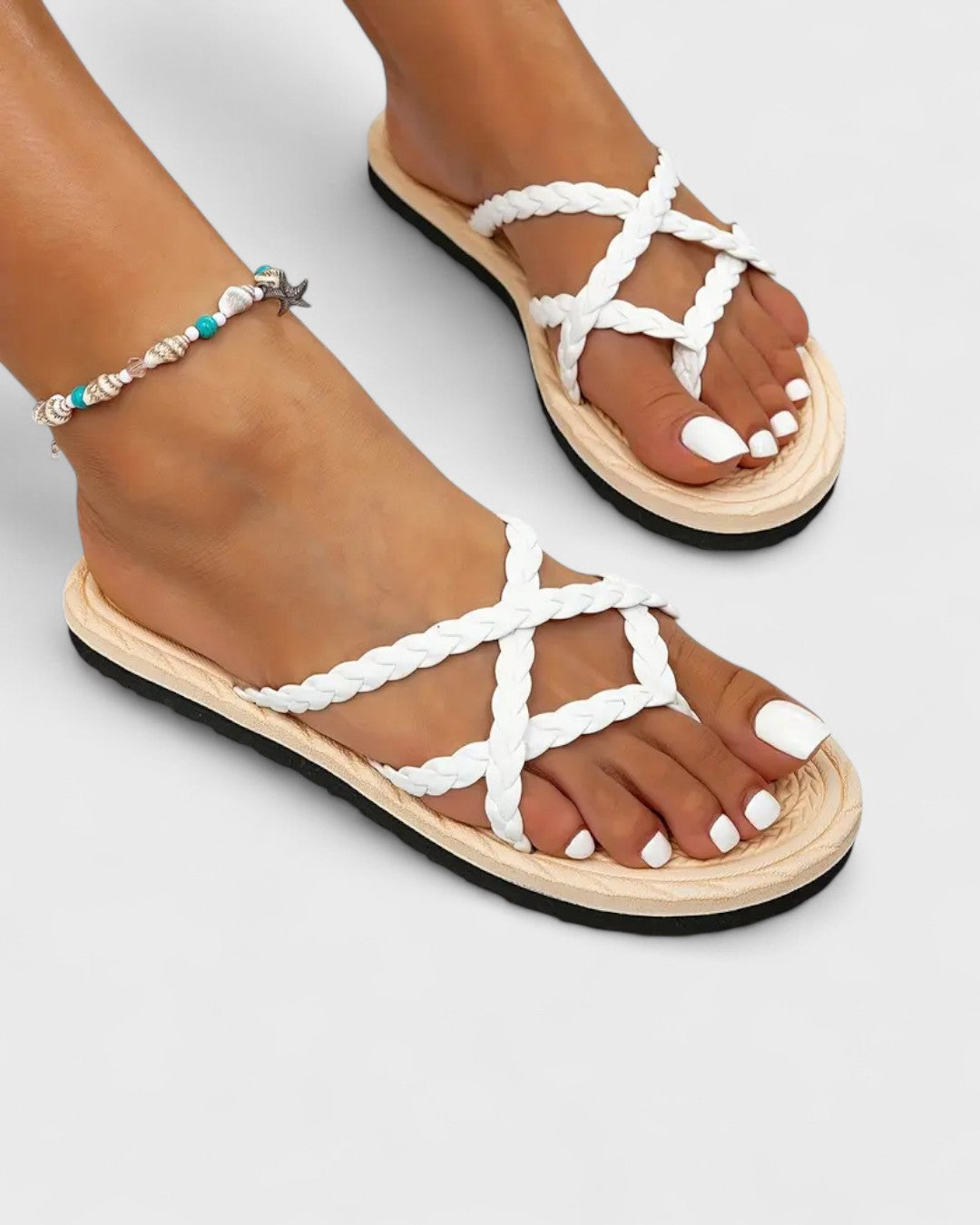 Sandales croisées tressées d’été