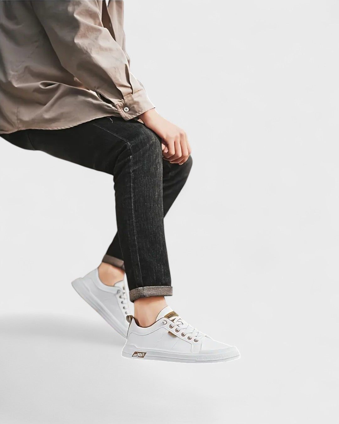 Baskets basses à détails contrastés