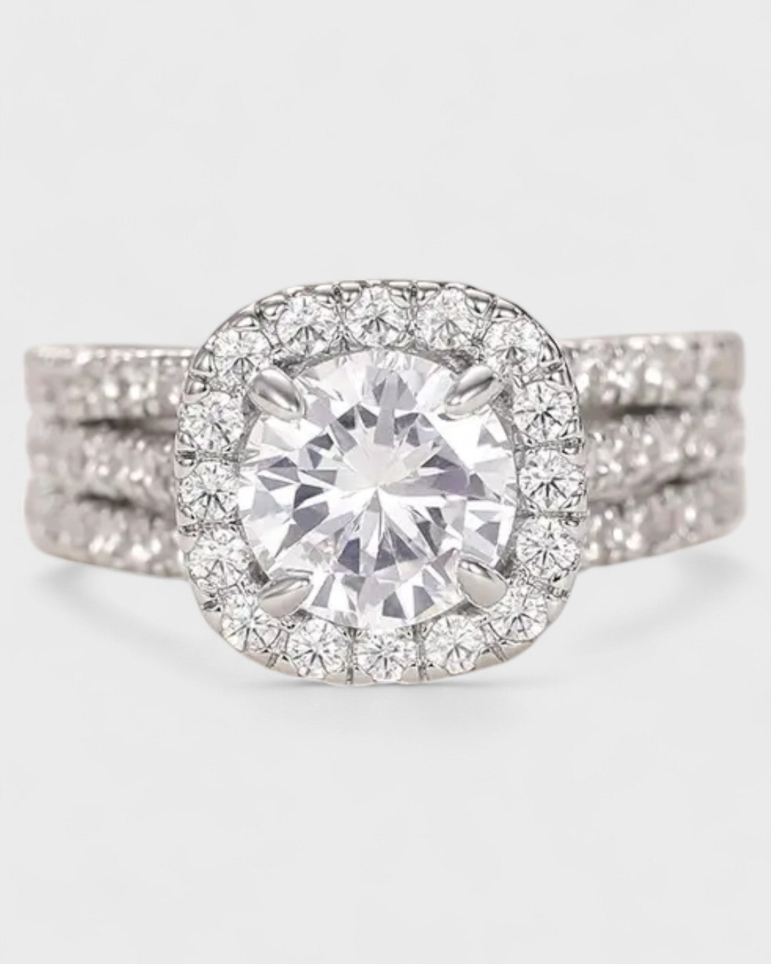 Bague trois rangs pavée de zircons