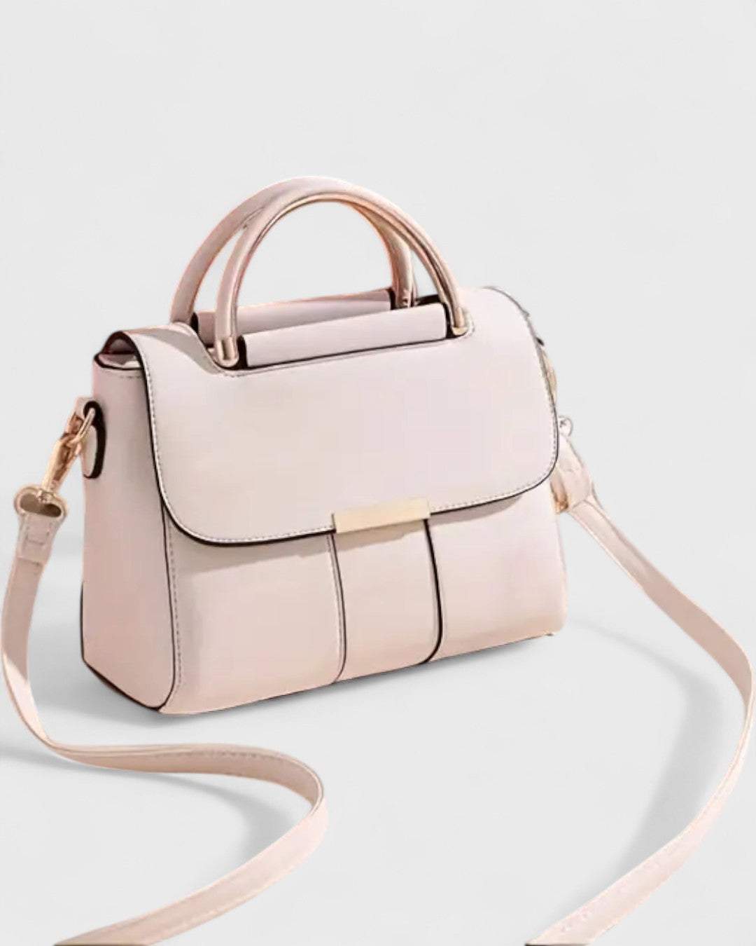 Sac à main raffiné avec poignée dorée