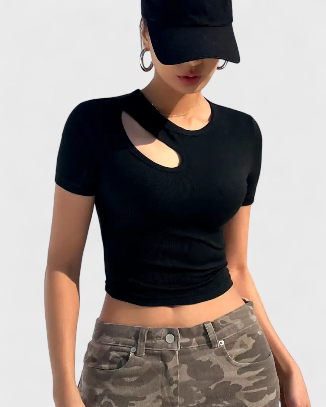 Crop top asymétrique à découpe