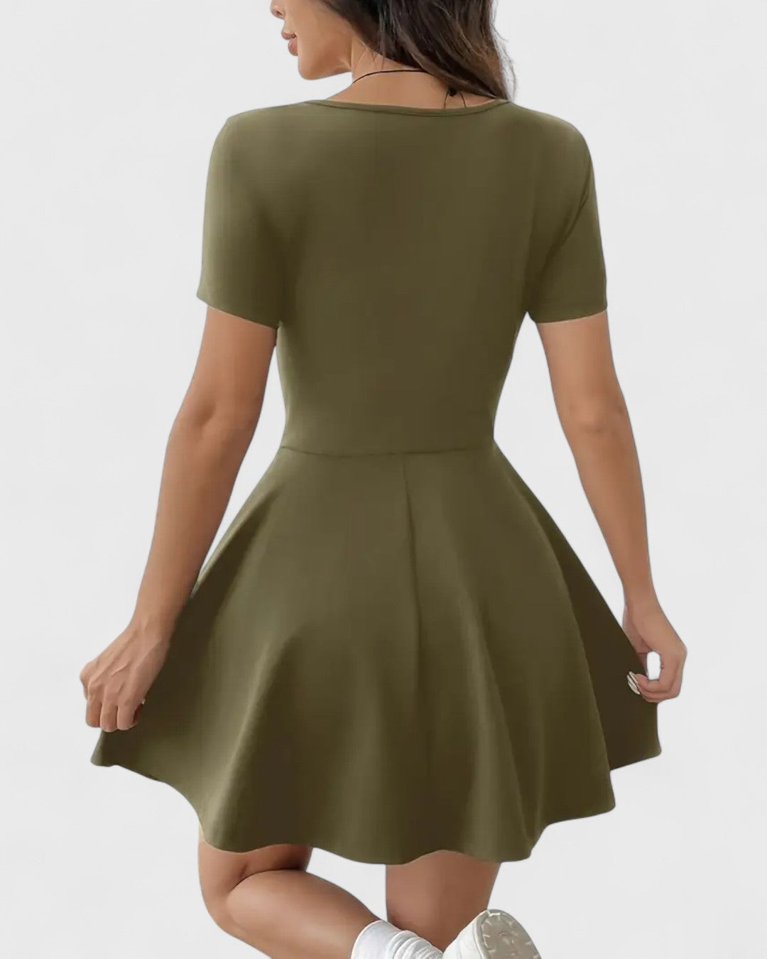 Robe patineuse col carré