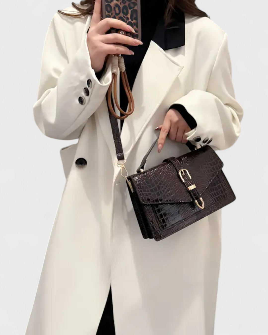 Sac à bandoulière effet crocodile avec boucle métallique