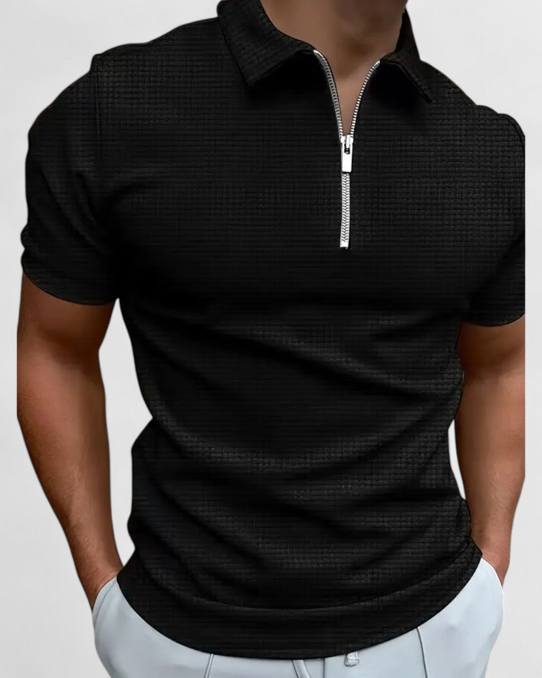 Polo zippé à col structuré