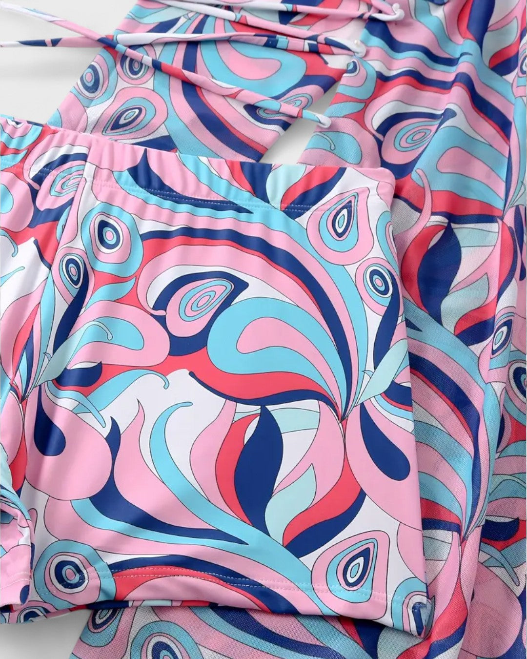 Bikini 3 pièces avec housse à motif tropical