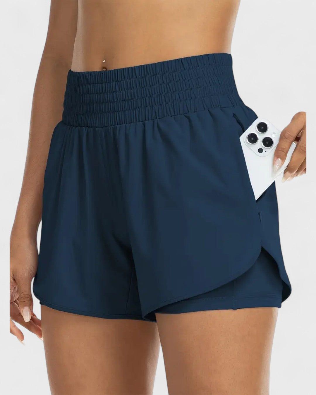 Short taille haute avec poches