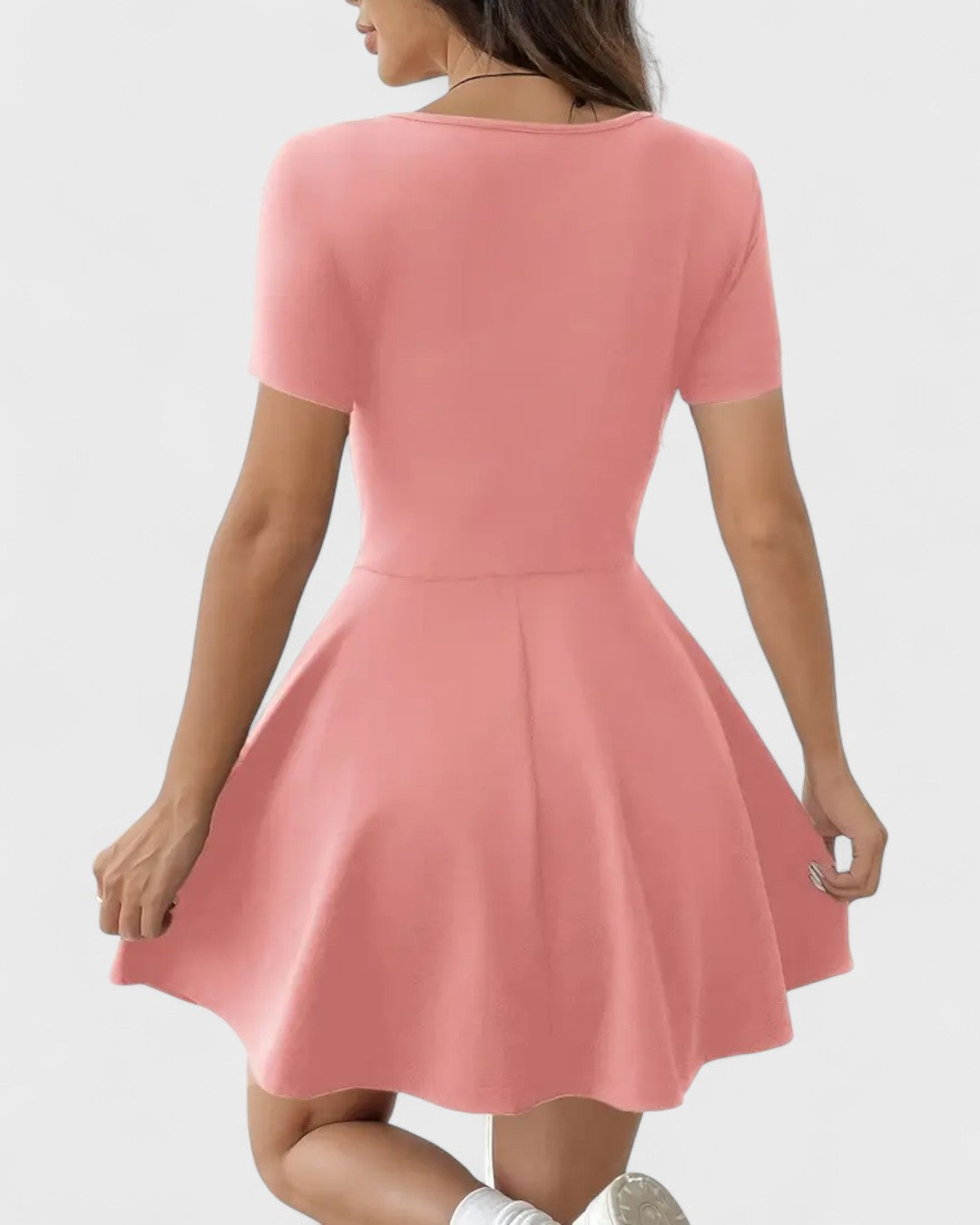 Robe patineuse col carré