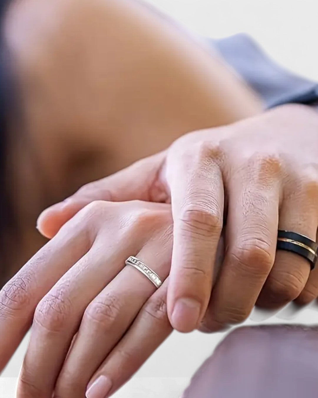 Bague titane et zircon carré 4 mm