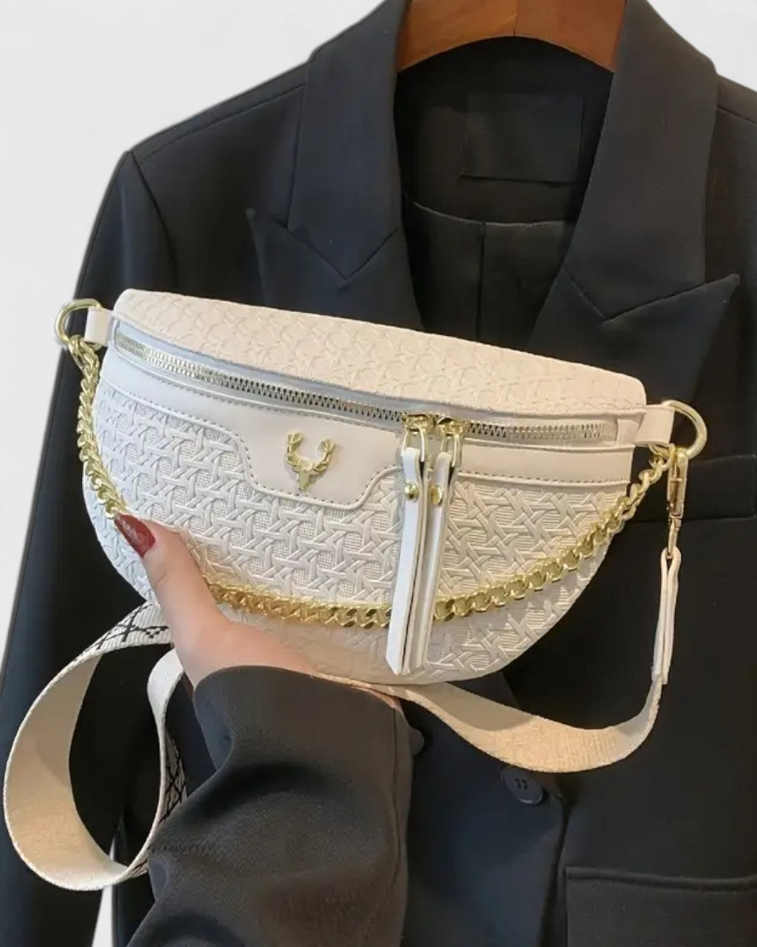 Sac banane texturé avec chaîne dorée