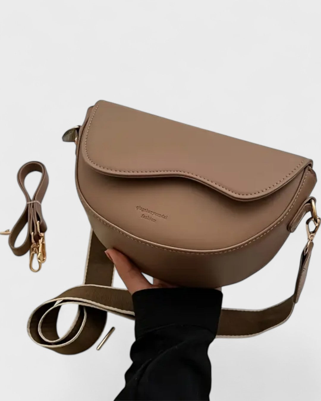 Sac bandoulière demi-lune au charme minimaliste
