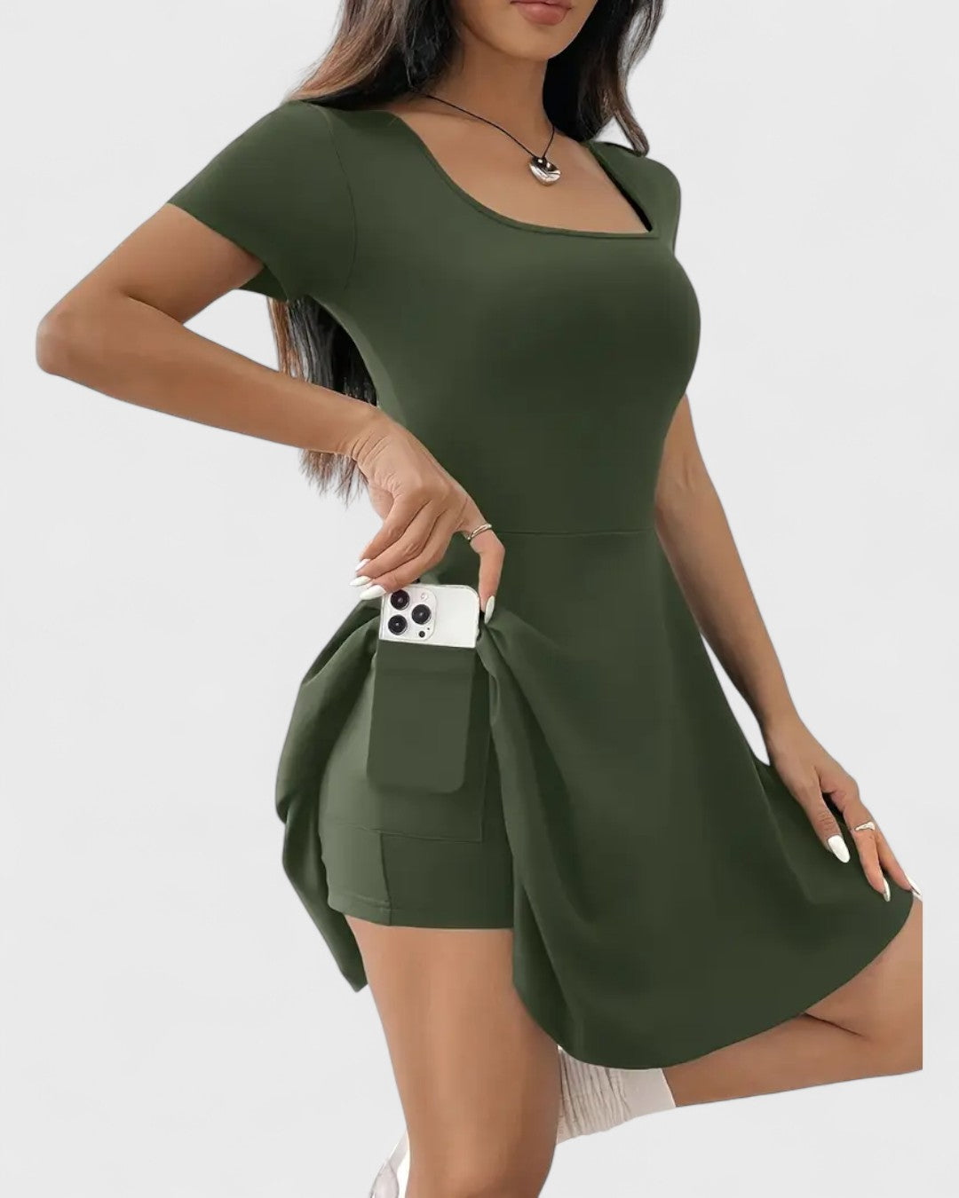 Robe patineuse col carré