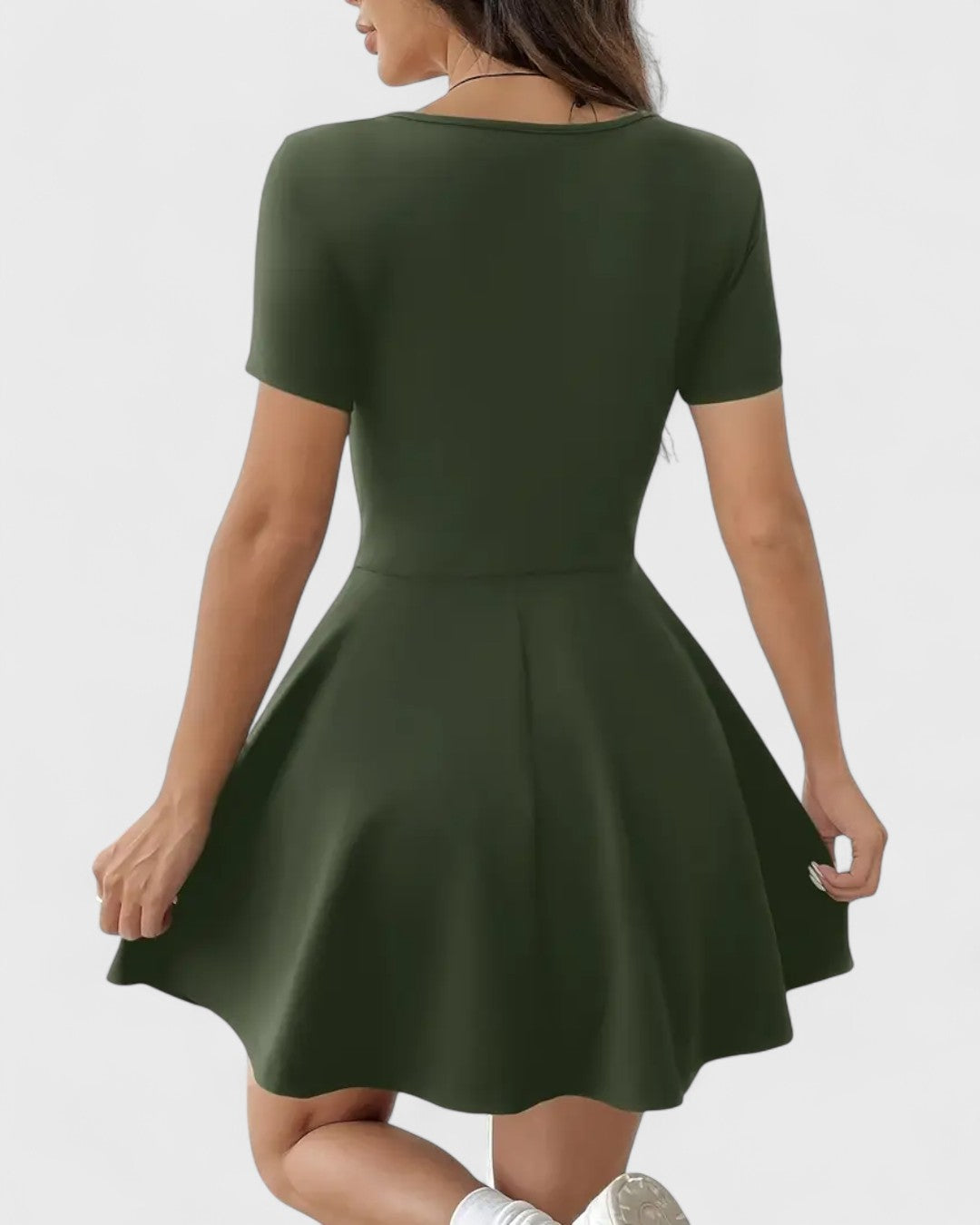 Robe patineuse col carré