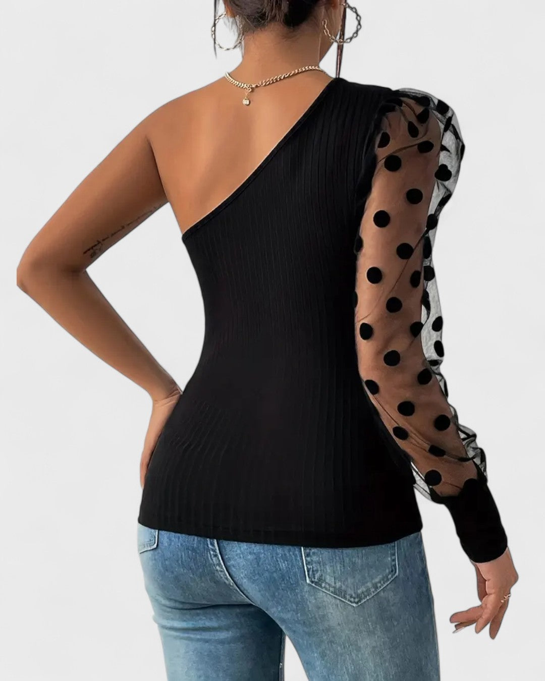 Blouse asymétrique à pois en tulle