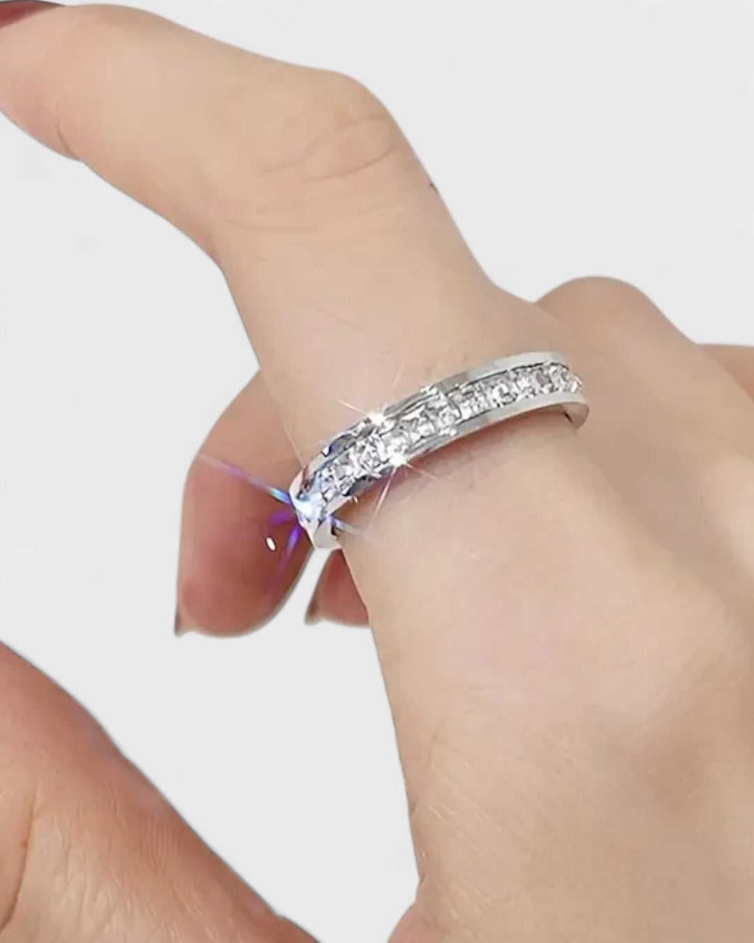 Bague titane et zircon carré 4 mm