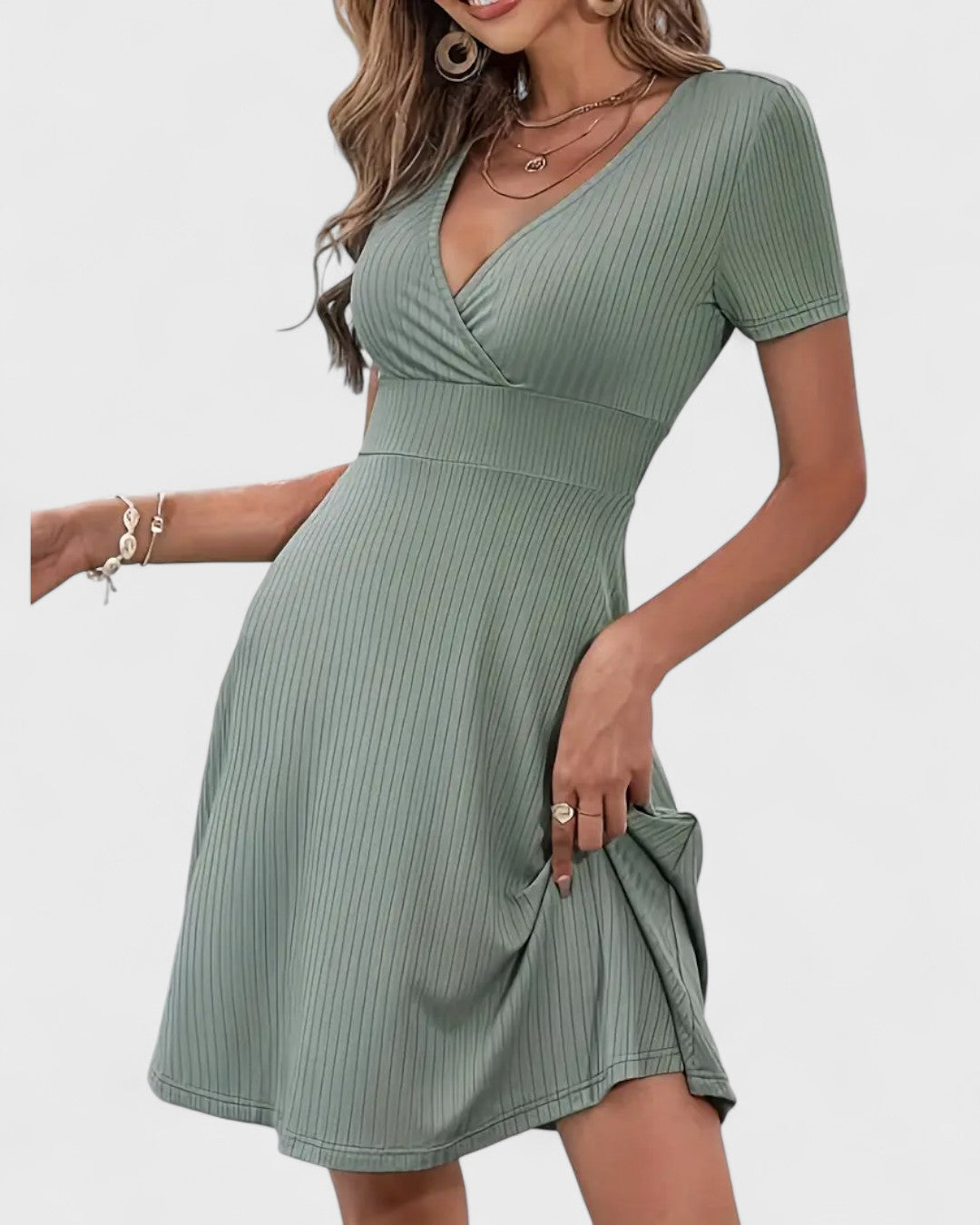 Robe côtelée à col cache-cœur et taille cintrée