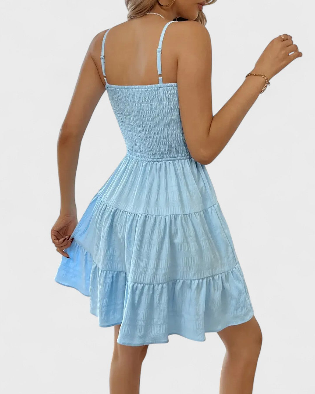 Robe d’été smockée à fines bretelles