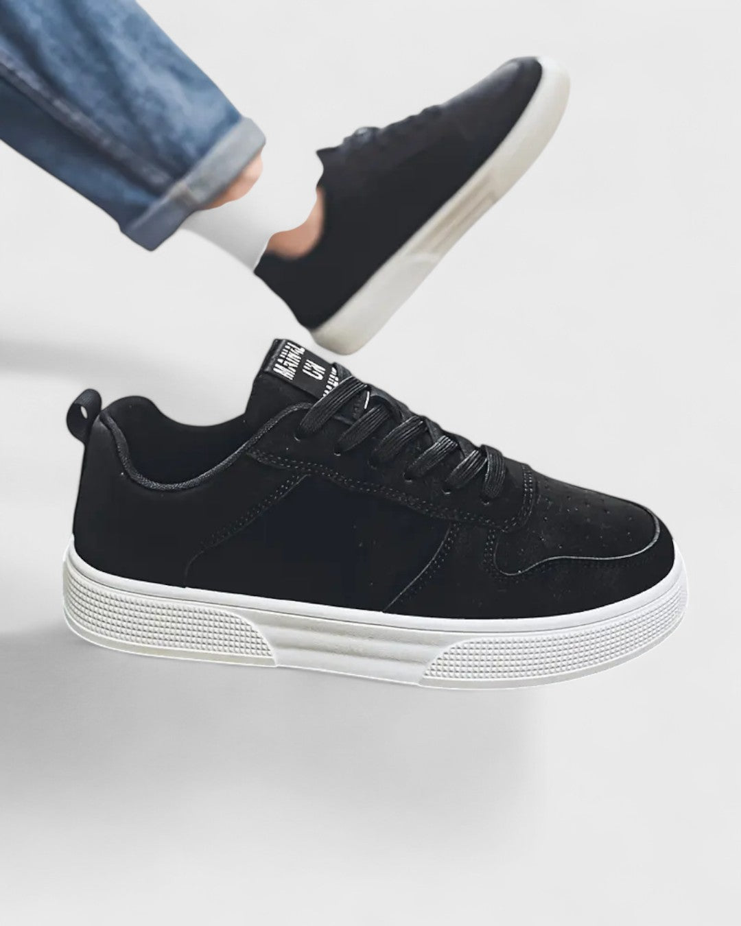 Baskets basses homme en suédine