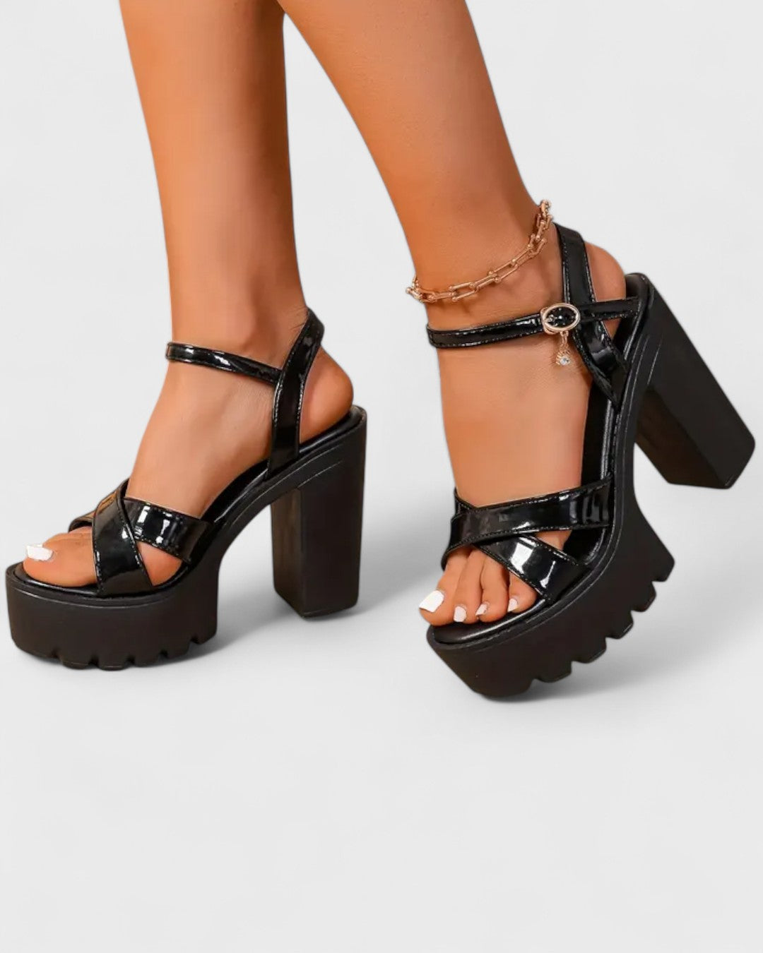 Sandales plateformes vernies à talon épais