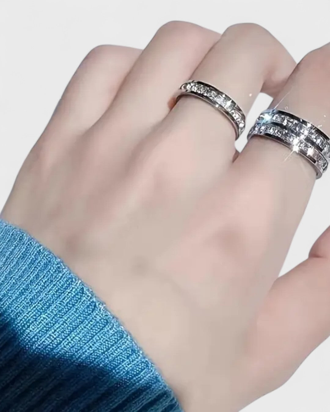 Bague titane et zircon carré 4 mm