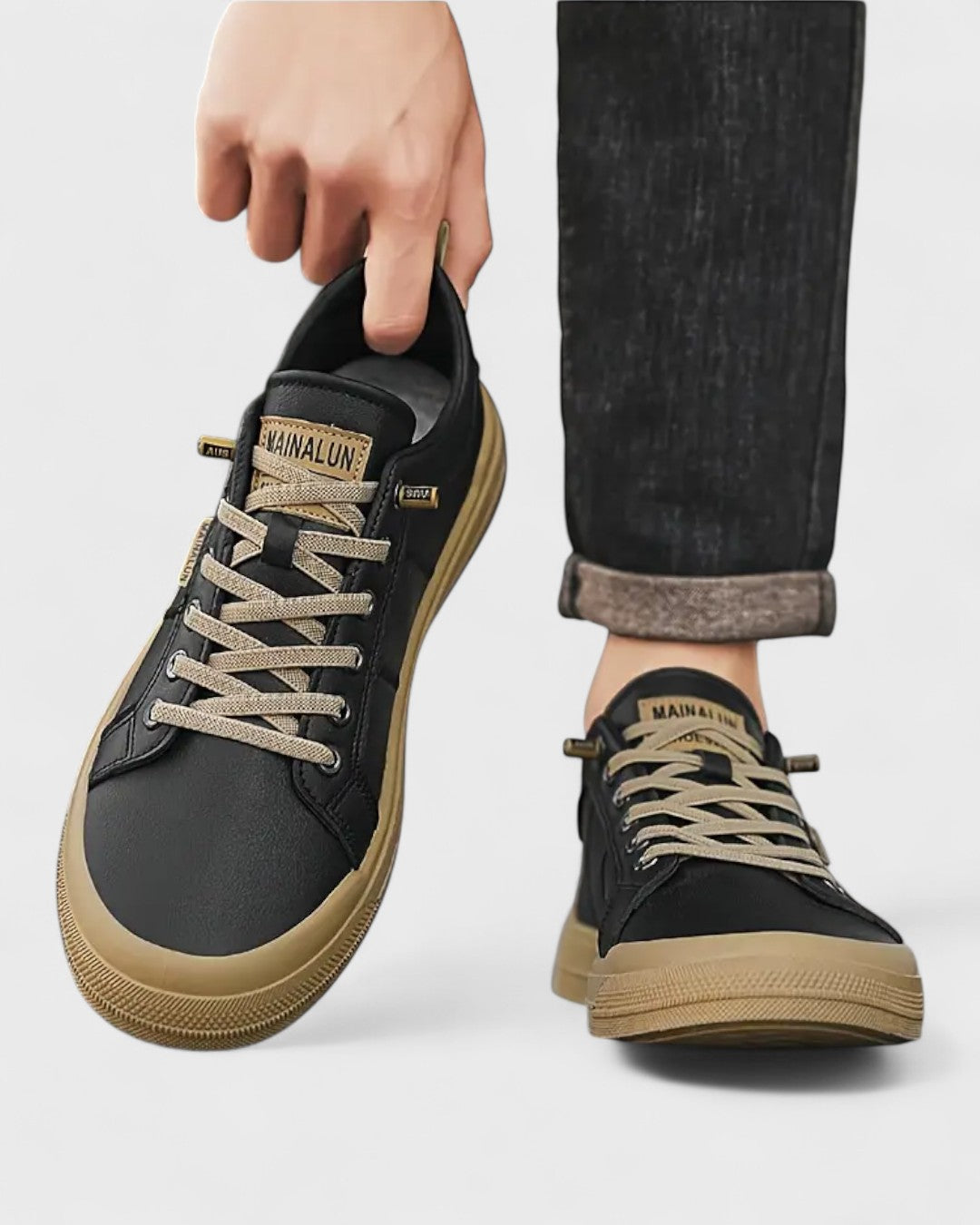 Baskets basses à détails contrastés