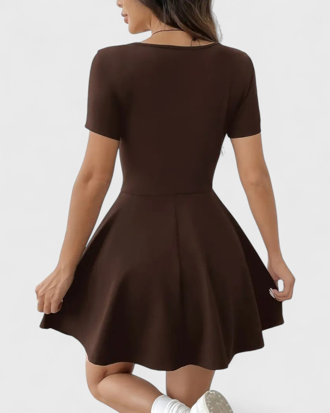 Robe patineuse col carré