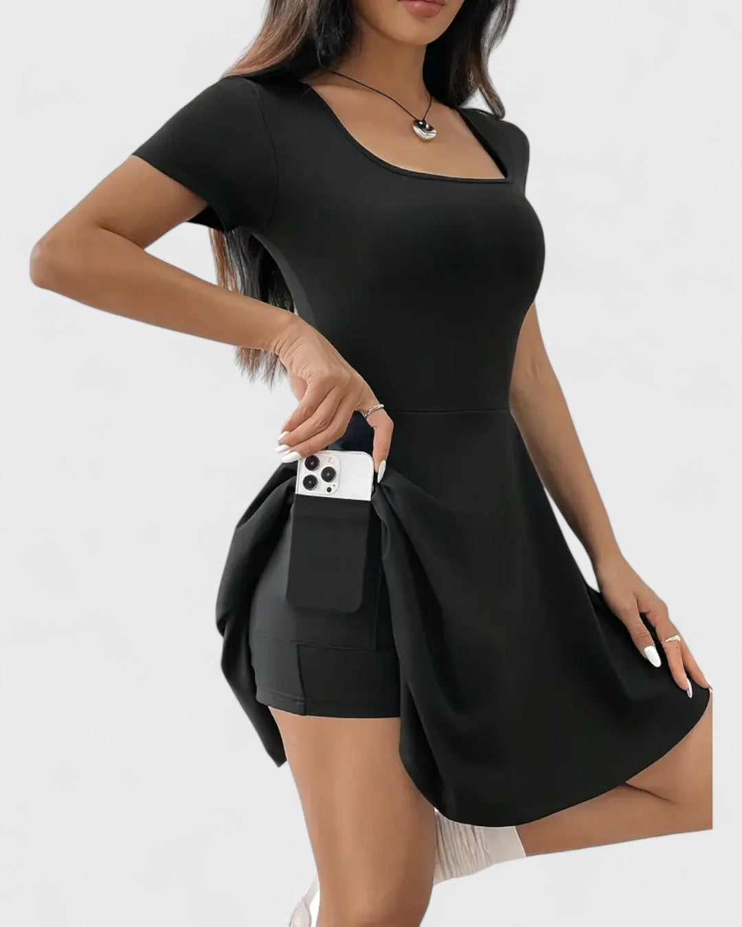 Robe patineuse col carré