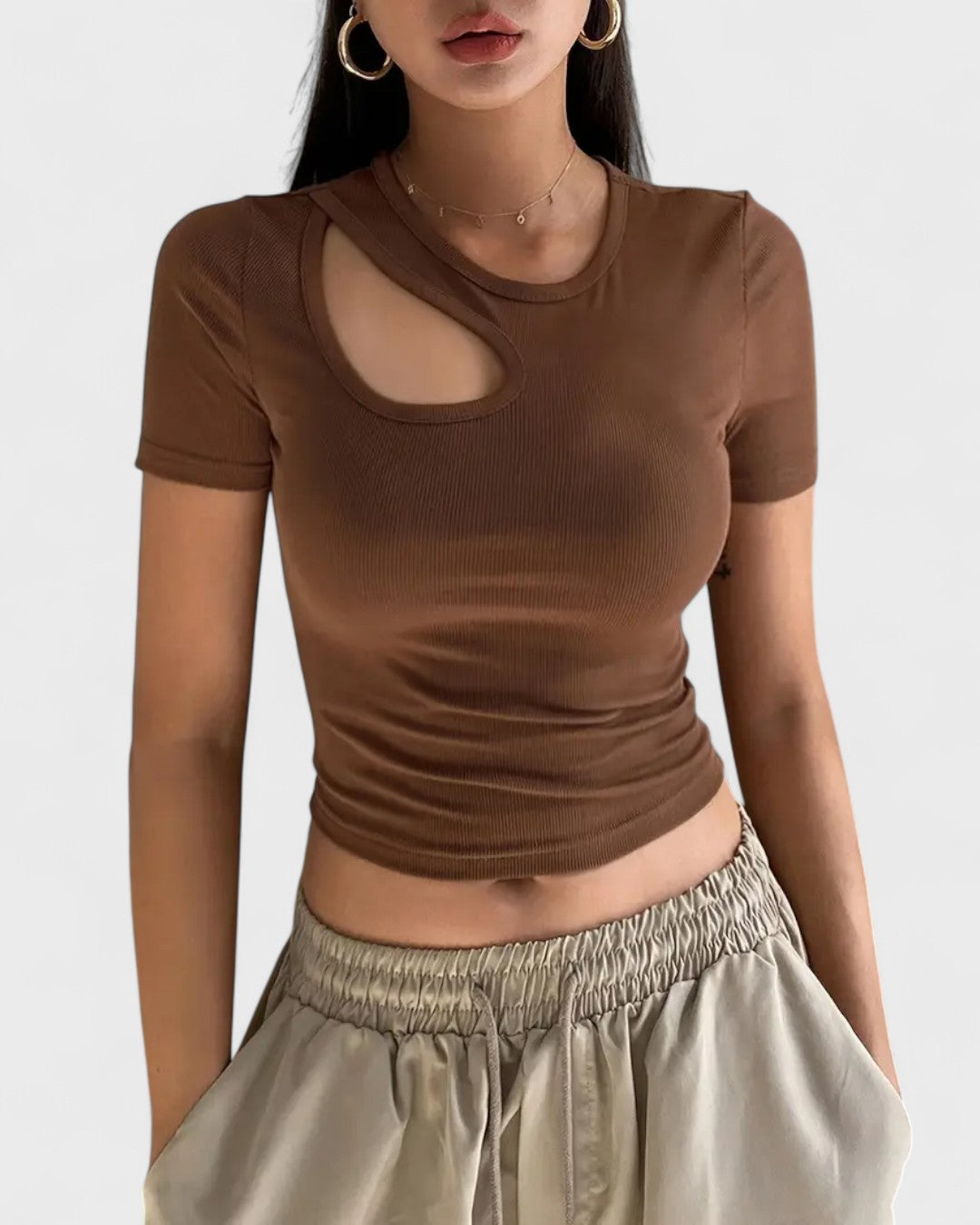 Crop top asymétrique à découpe