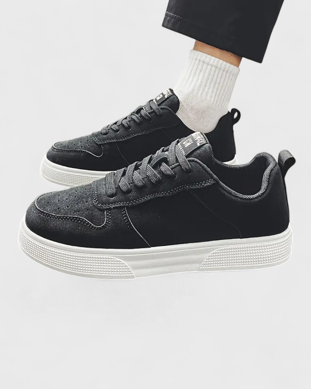 Baskets basses homme en suédine