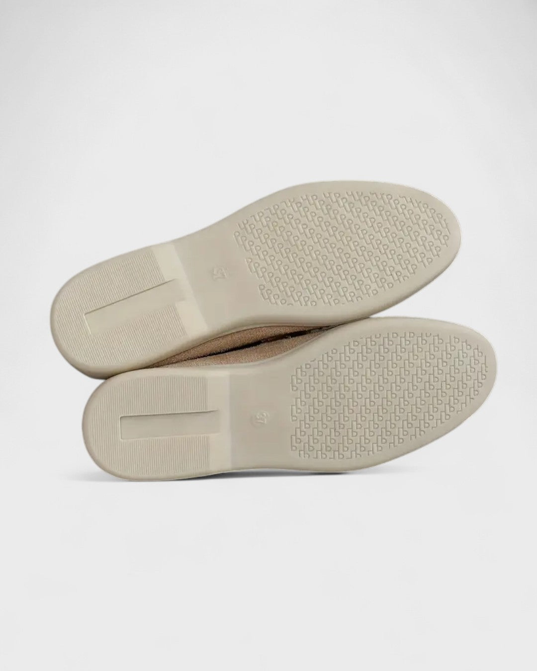 Mocassins beige à ornement doré