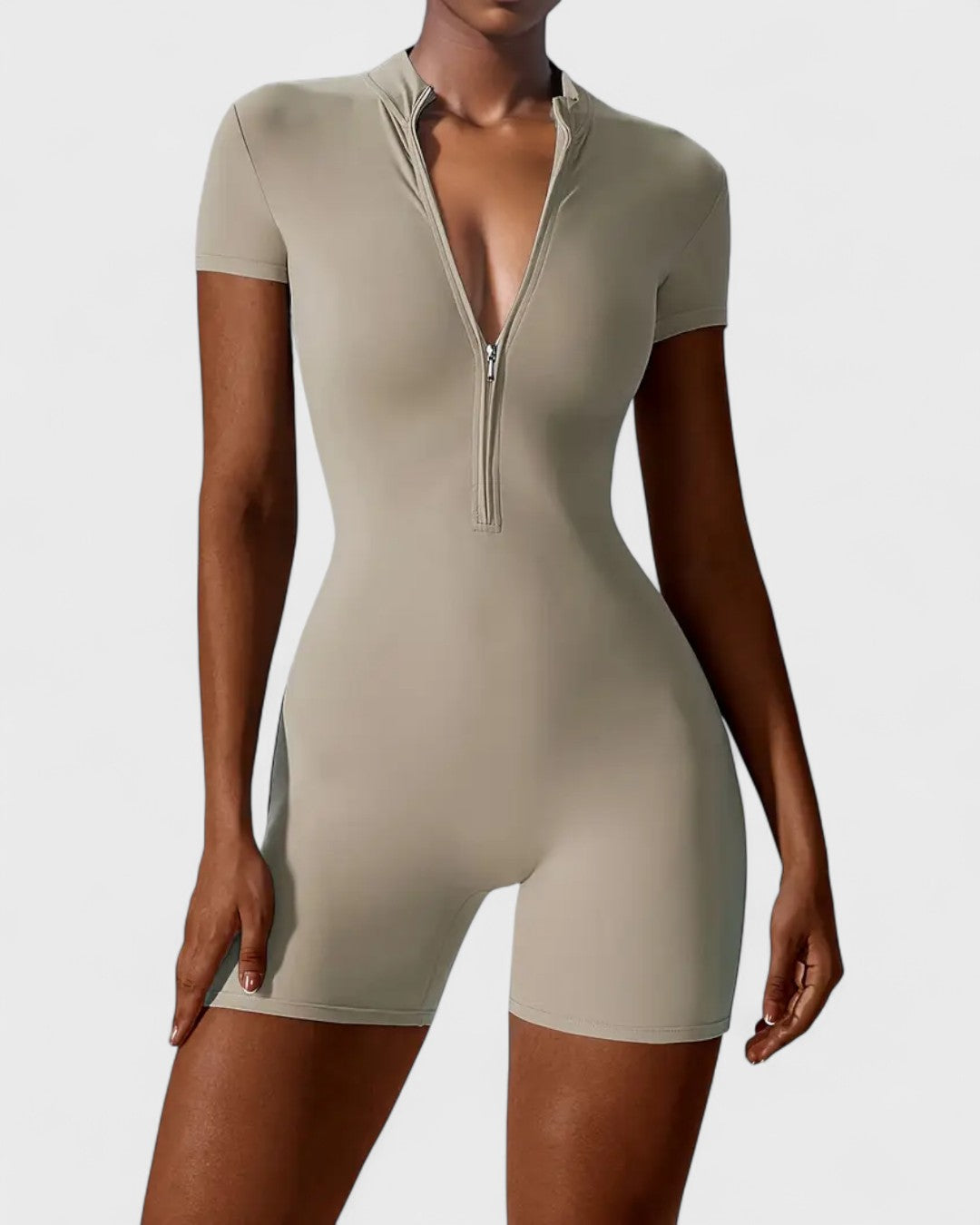 Combinaison de sport avec fermeture éclair