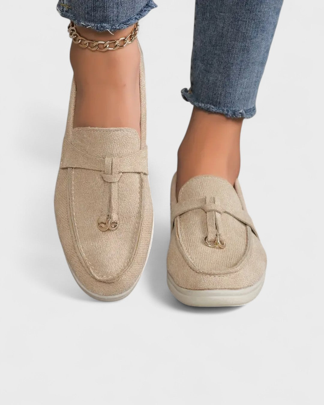 Mocassins beige à ornement doré