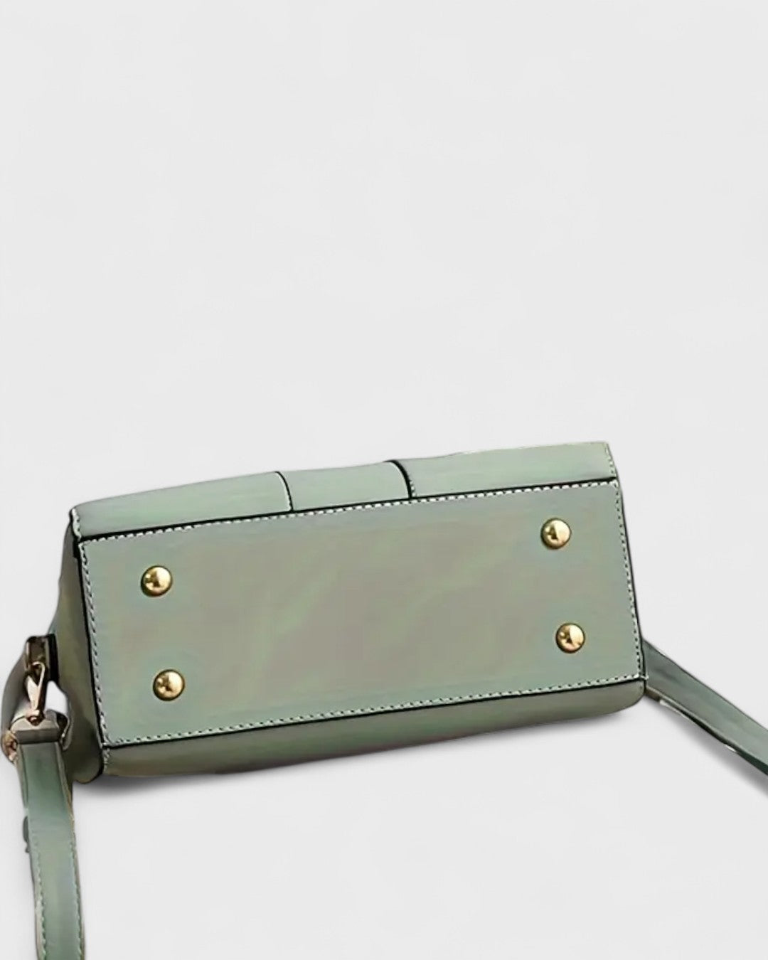 Sac à main raffiné avec poignée dorée