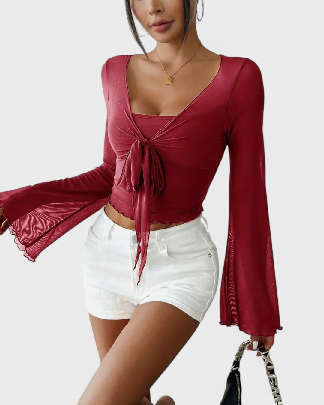 Blouse nouée à manches évasées