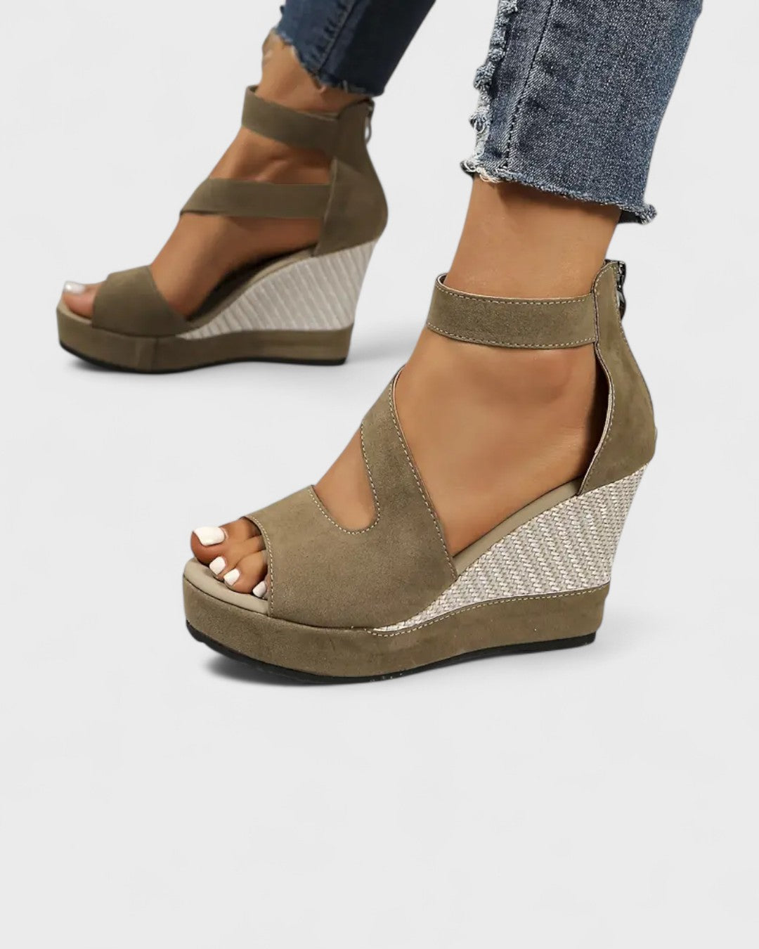 Sandales compensées à brides croisées et talon tressé