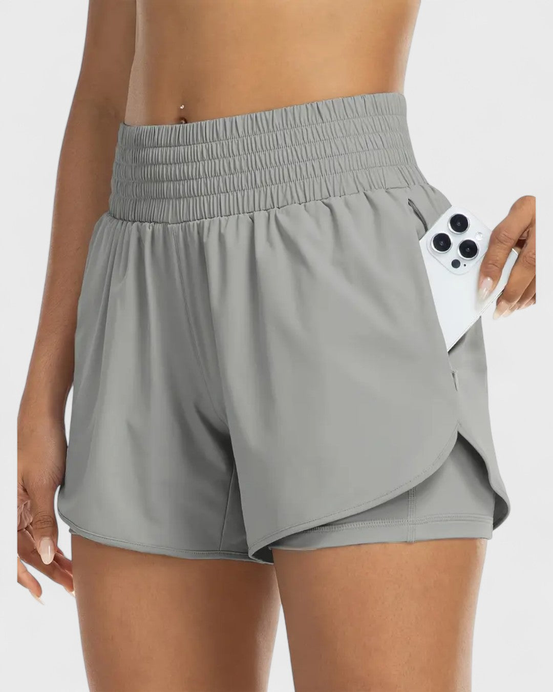 Short taille haute avec poches