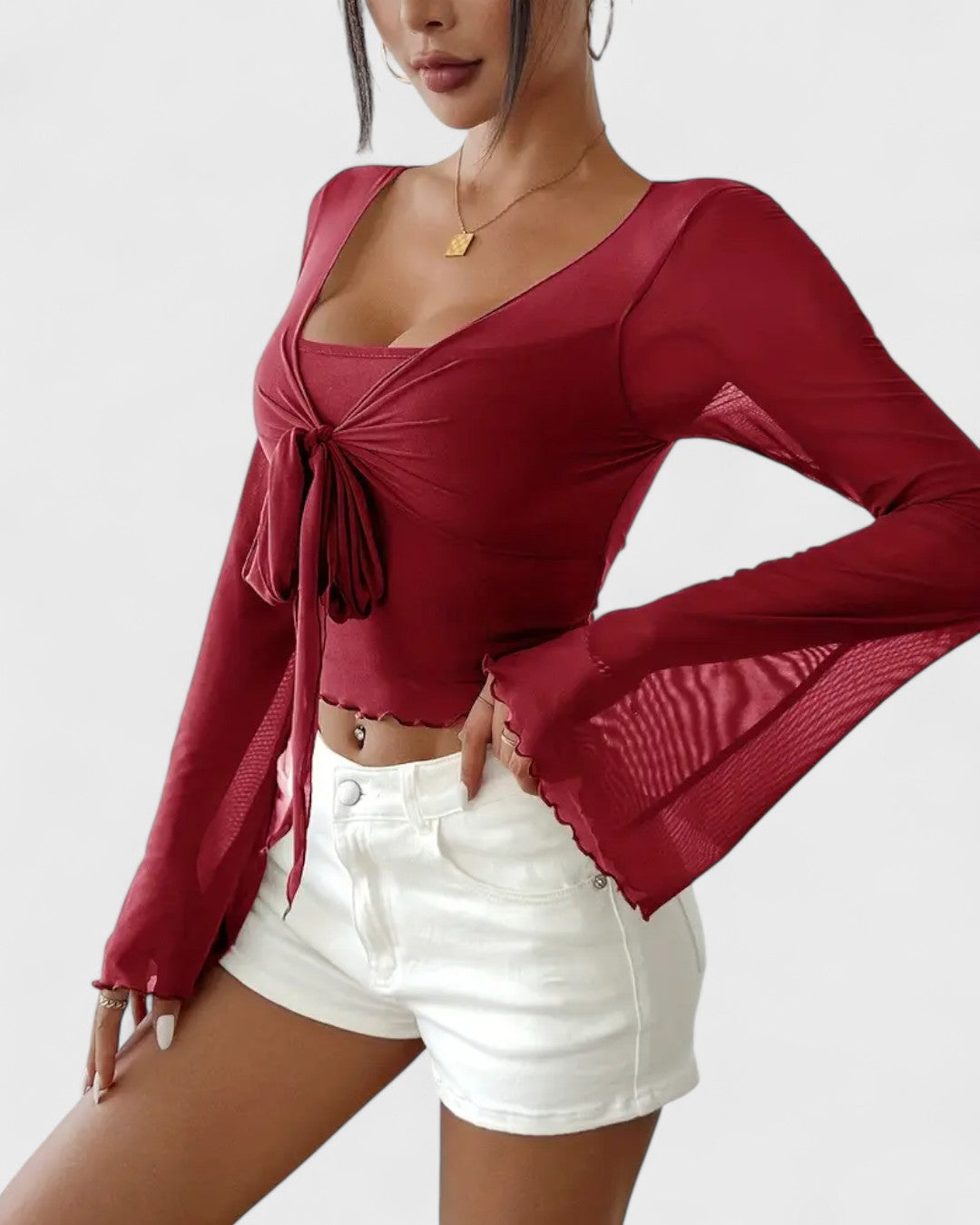 Blouse nouée à manches évasées