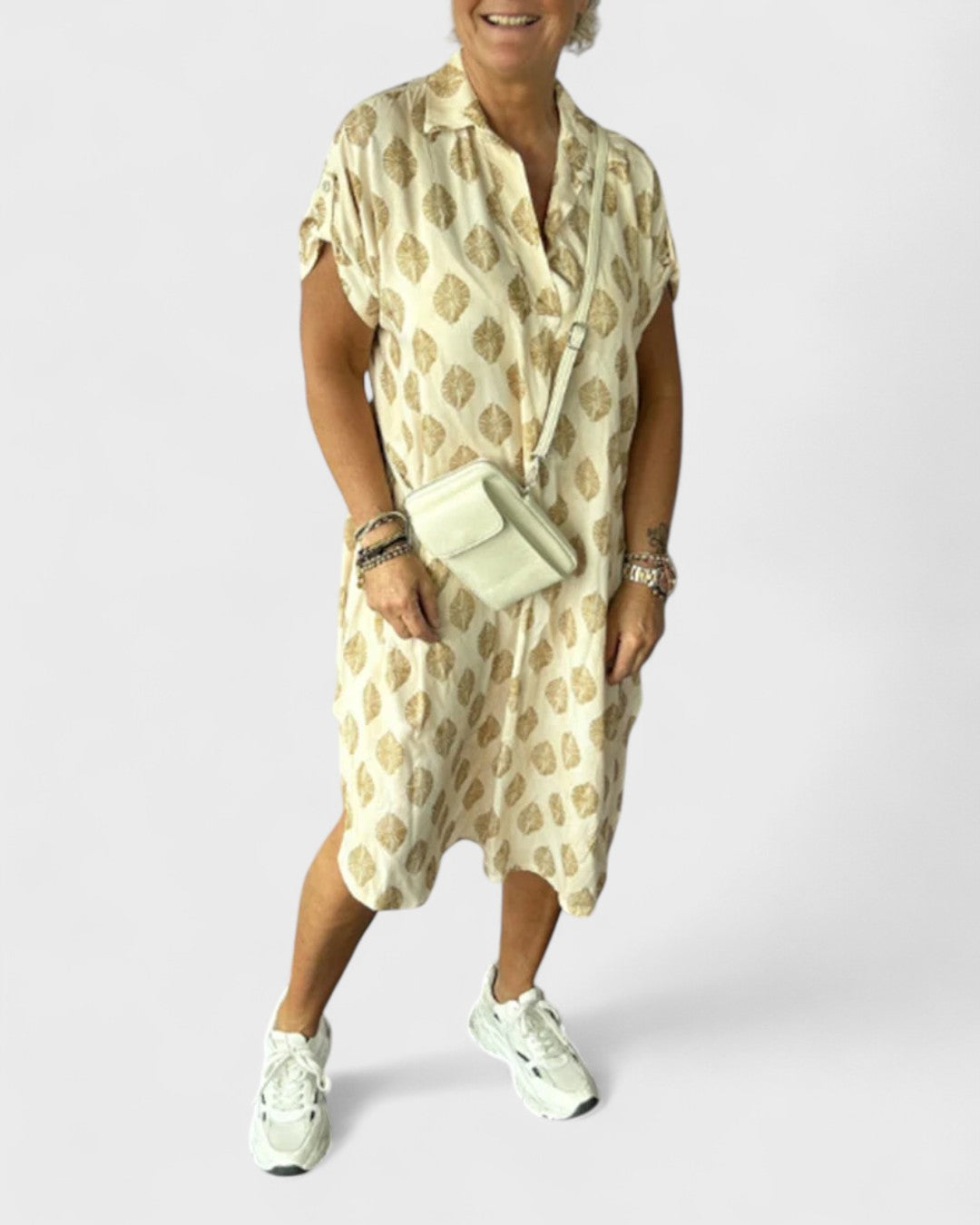 Robe élégante avec col en V