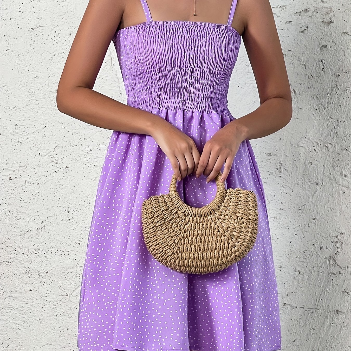 Robe à pois smockée et bretelles fines