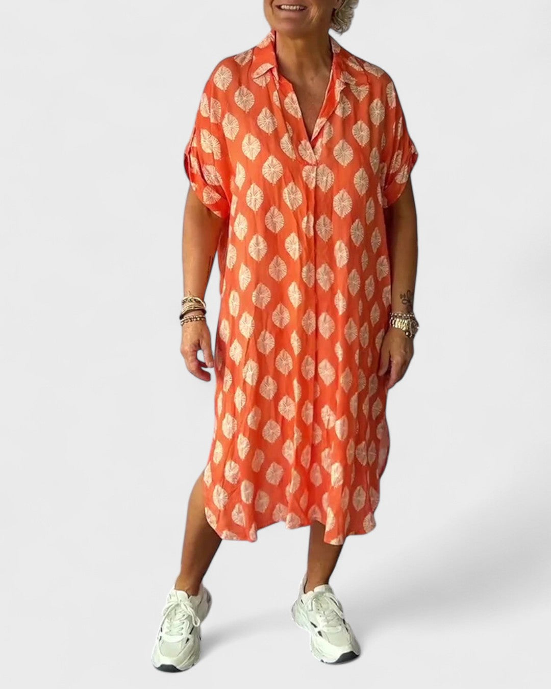Robe élégante avec col en V