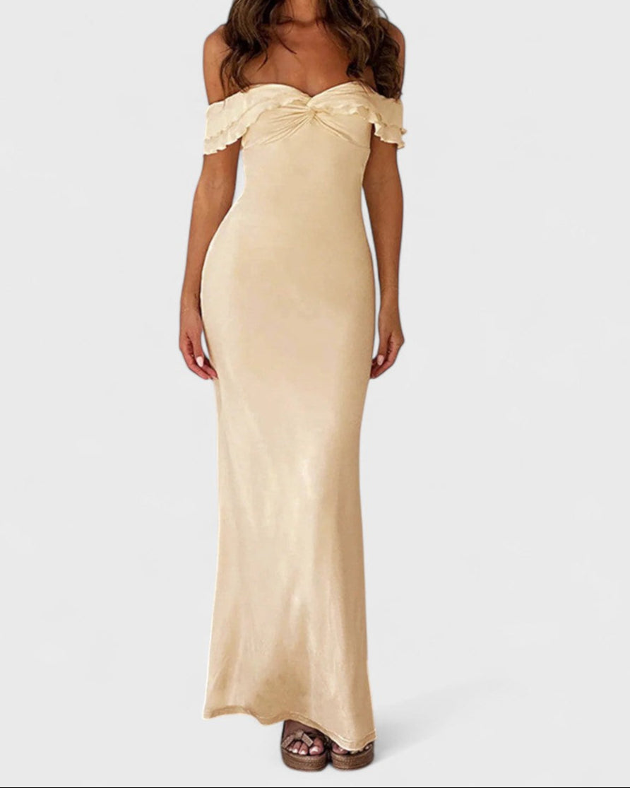 Robe en satin à épaules dénudées et volants