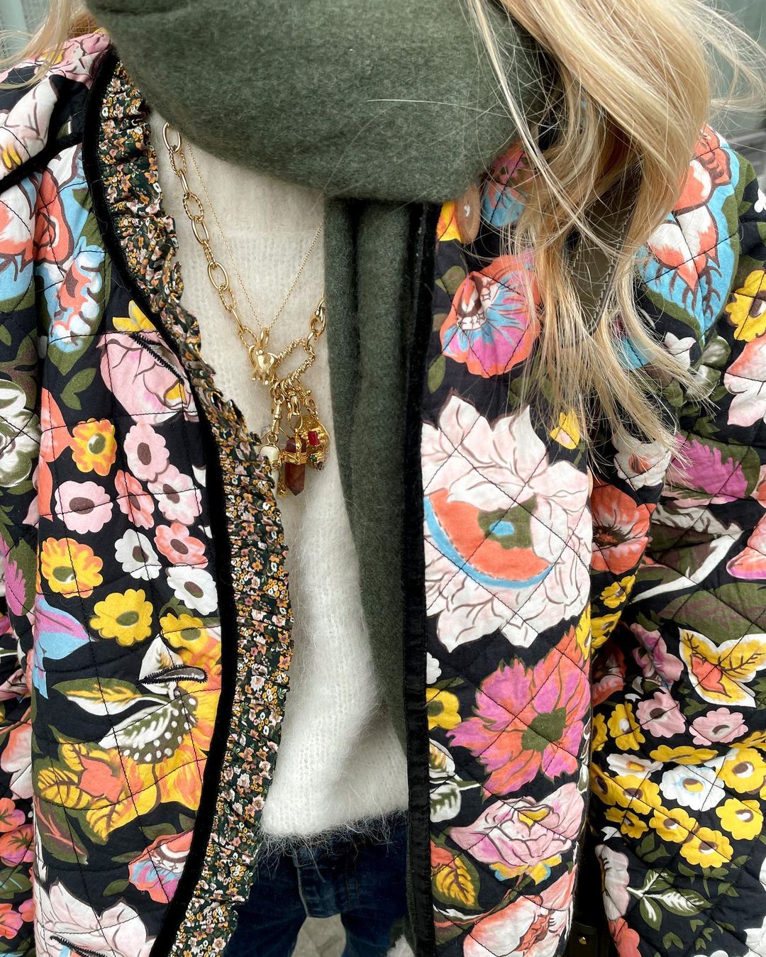 ColorCascade Veste Élégante pour la Saison à Venir