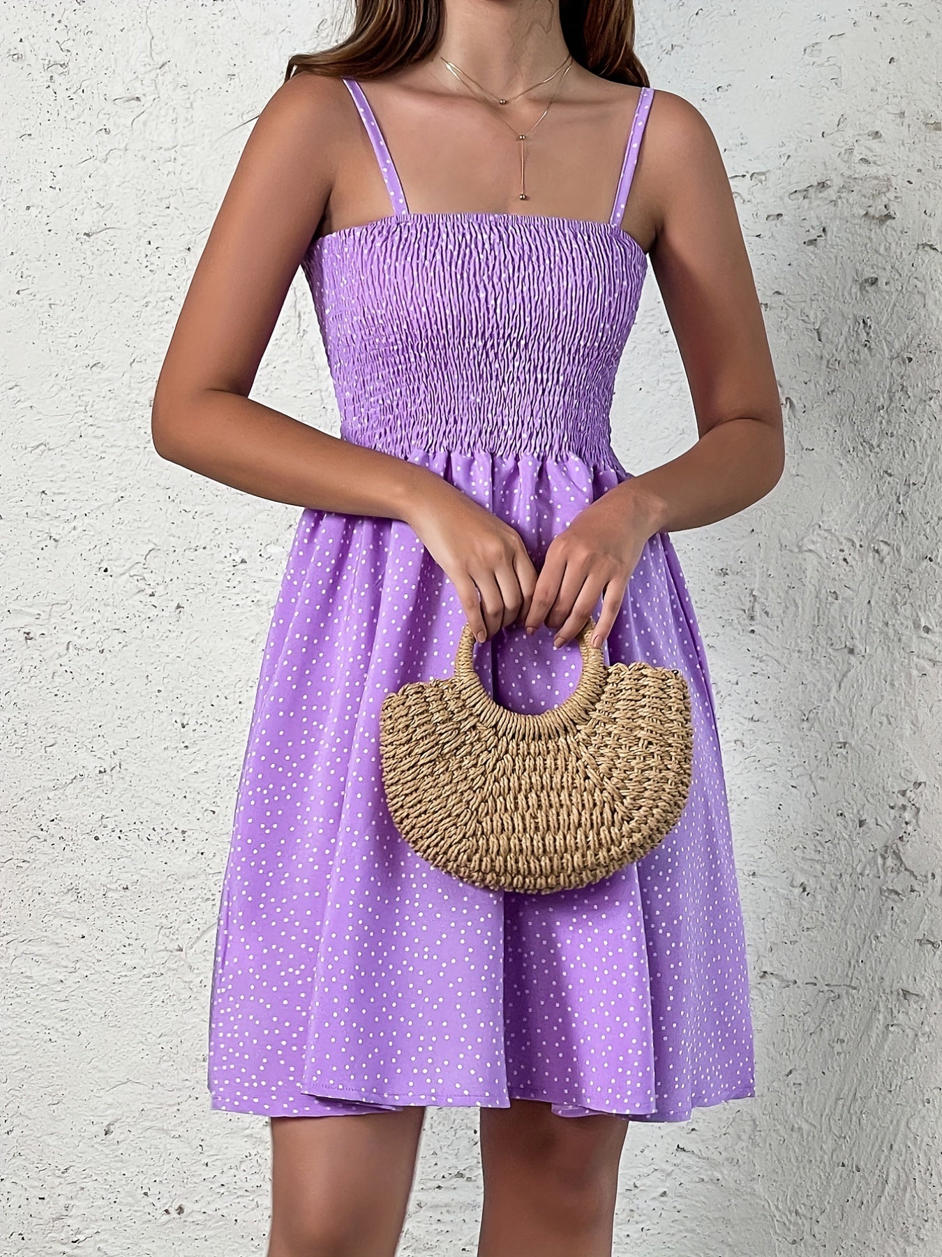 Robe à pois smockée et bretelles fines