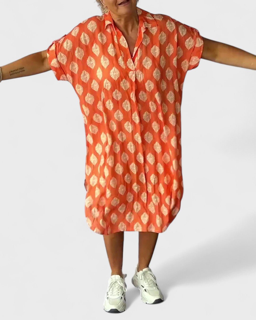 Robe élégante avec col en V
